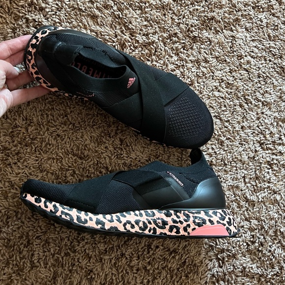 ADIDAS ULTRA BOOST KNIT SLIP ON - Picture 1 of 2